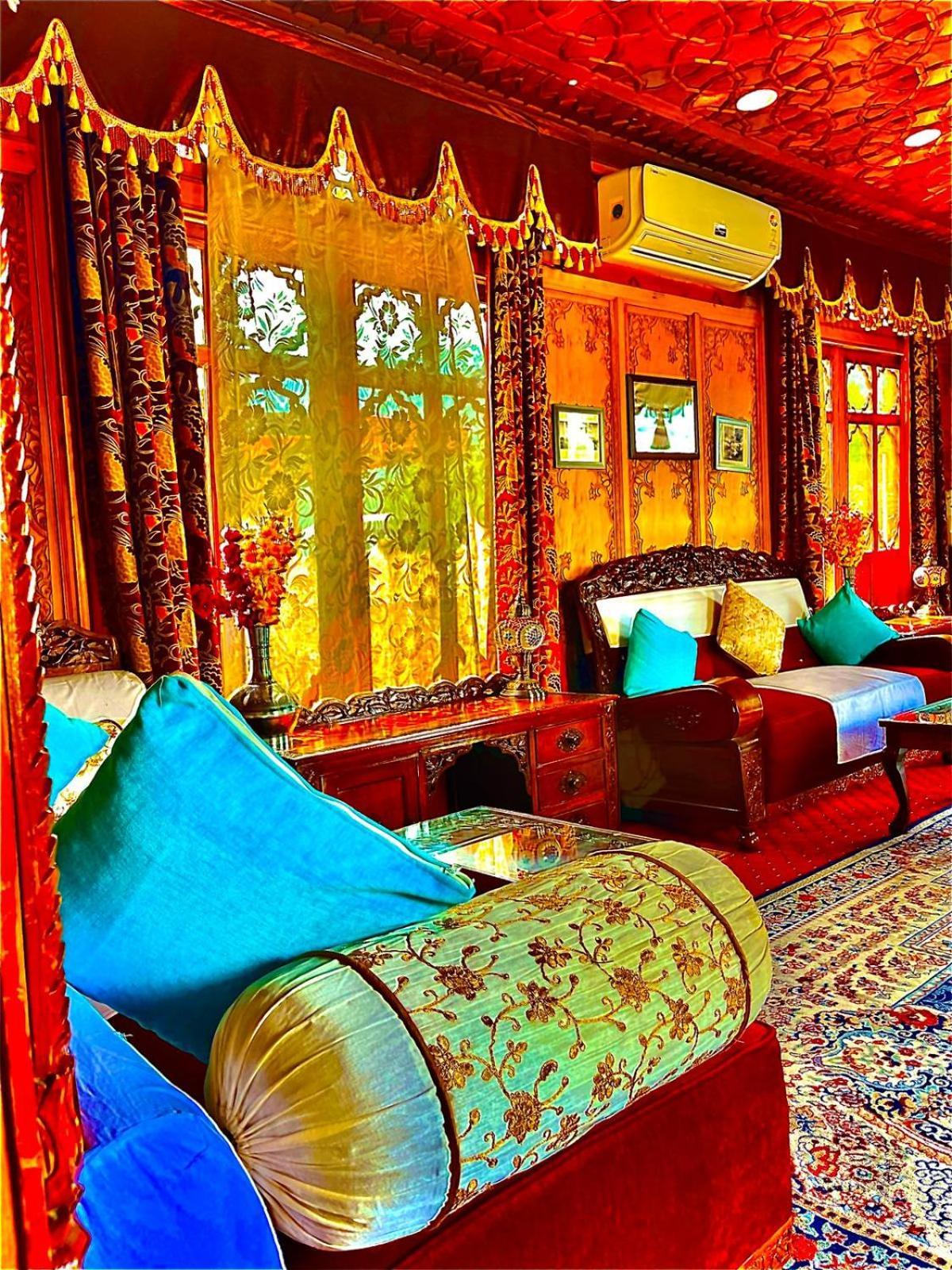 Hotel Crown Of India Group Of Houseboats Srīnagar Exterior foto