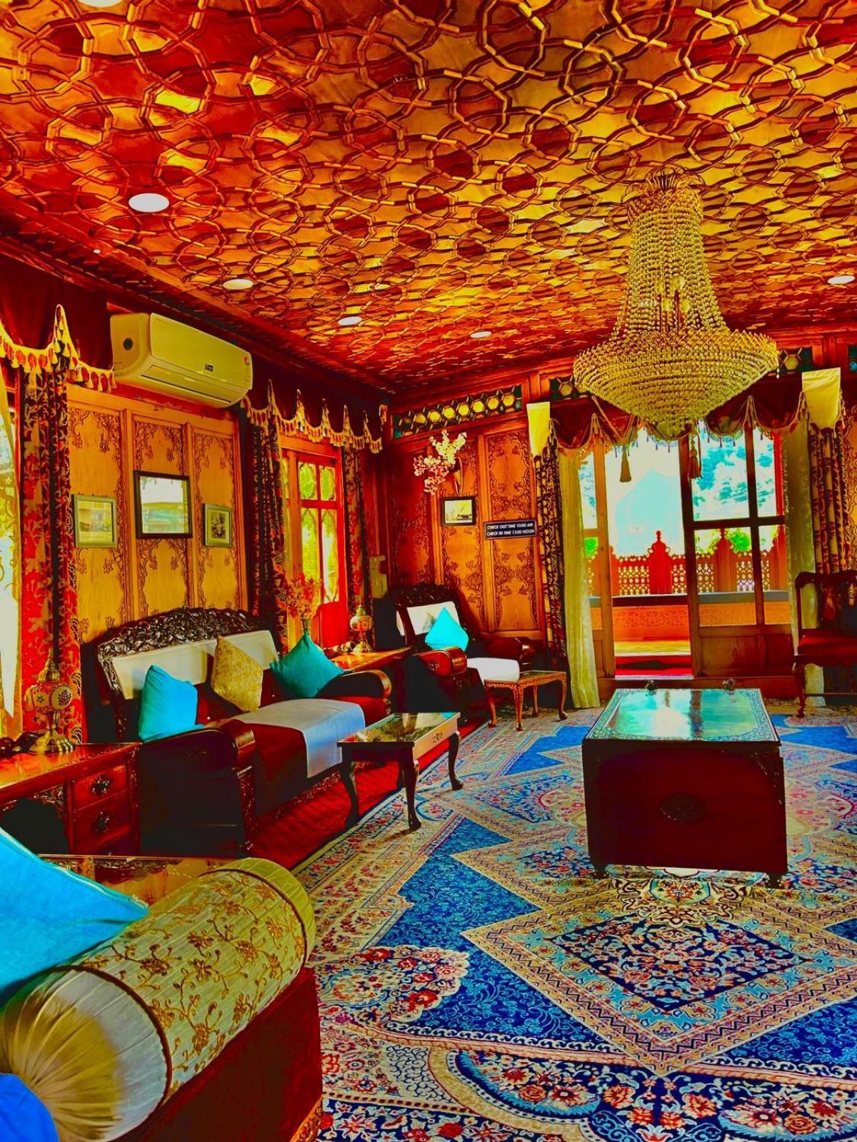 Hotel Crown Of India Group Of Houseboats Srīnagar Exterior foto