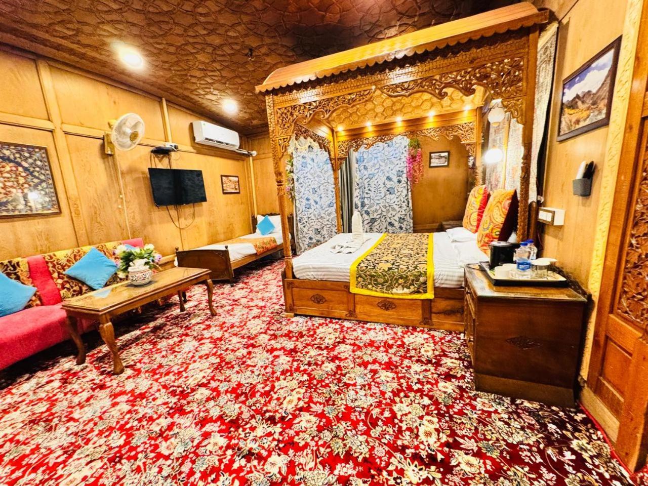 Hotel Crown Of India Group Of Houseboats Srīnagar Exterior foto